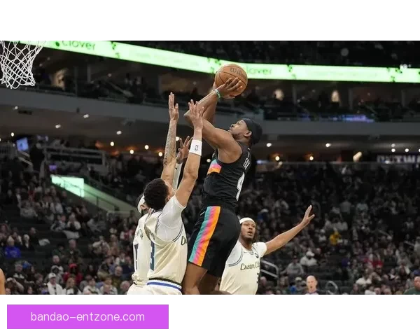 字母哥十年首次无缘季后赛文班克斯爆发马刺轻取雄鹿