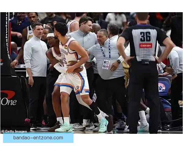 雷霆奇才爆发大规模冲突四人被逐米切尔出面调解局势