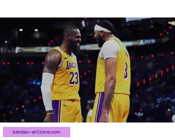 詹姆斯谈追平帕里什纪录回应质疑称湖人更好言论博眼球